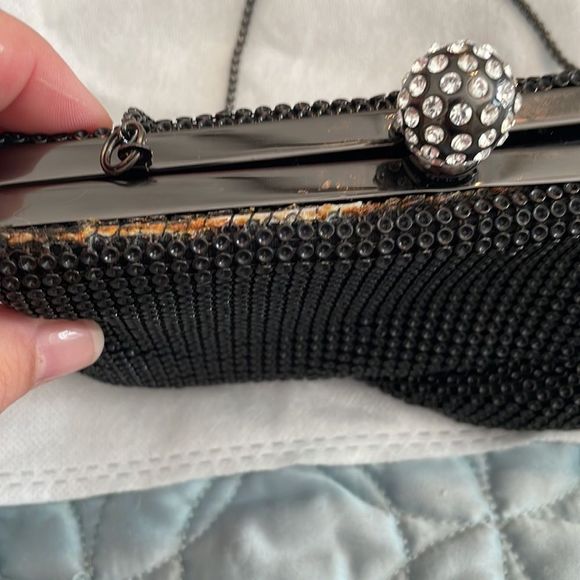 Whiting and Davis, small, chained purse - Picture 4 of 4